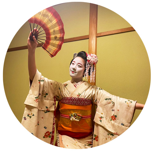 舞妓さんのおもてなしや優雅な舞をご堪能いただけます